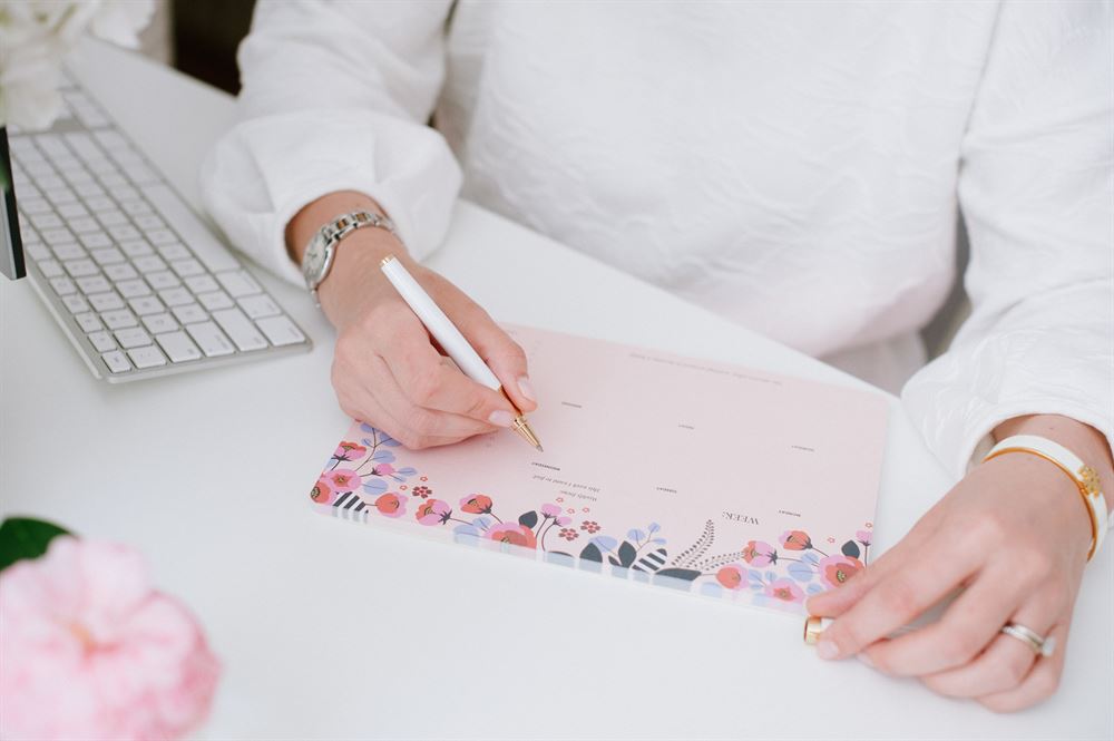 Phenomenal Woman Weekly Desk Planner
