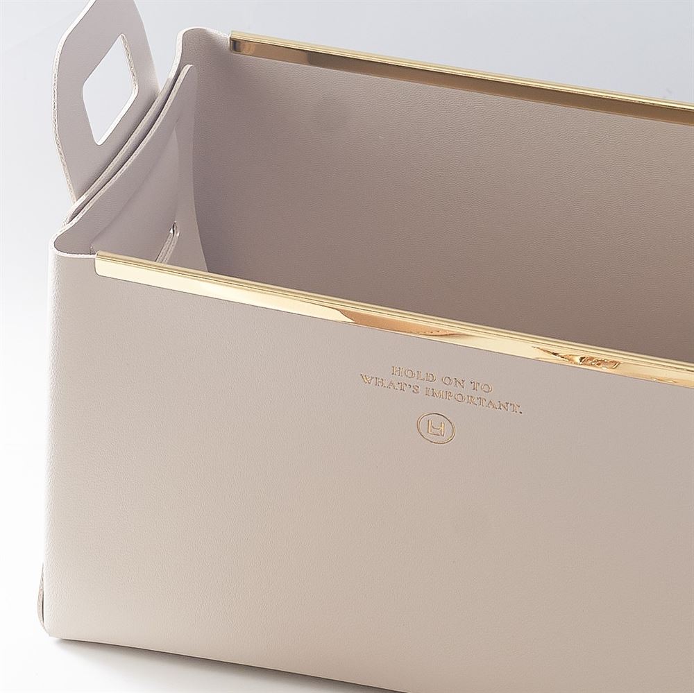 Storage container