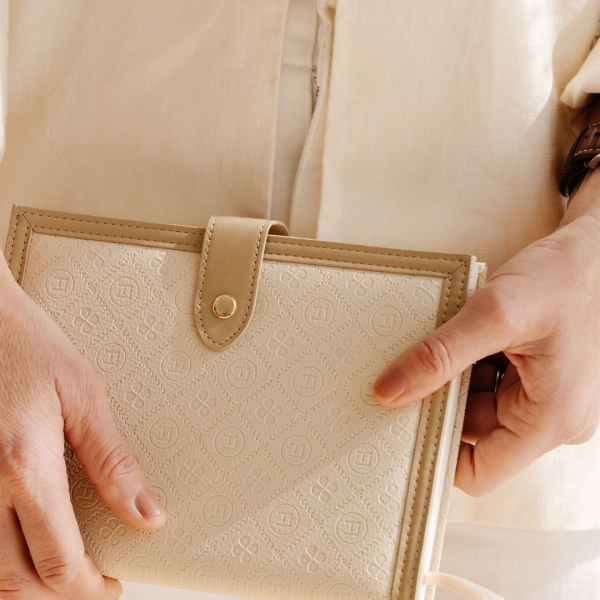 LH Planner – Weekly Medium – Ivory – Lucky Clover