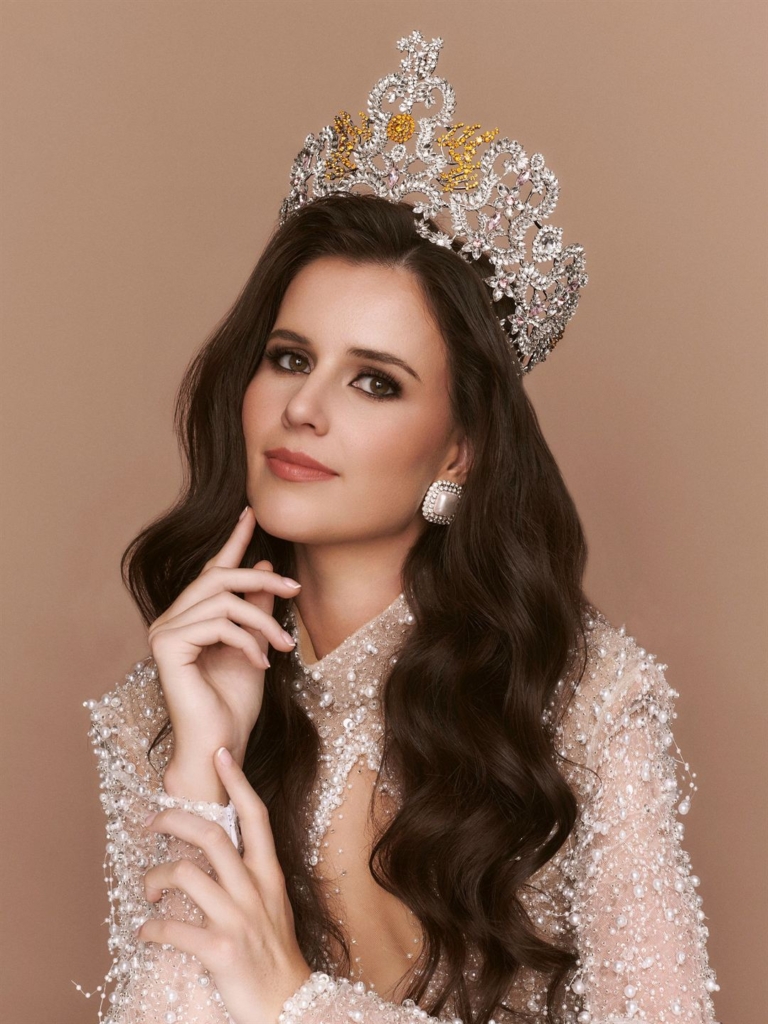 Selina McCloskey, Miss International Australia